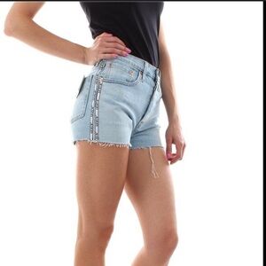 Sz30 Levi’s 501 Denim shorts Light Wash, Frayed hem, Button Fly EUC